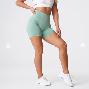 NVGTN pro seamless shorts sage green